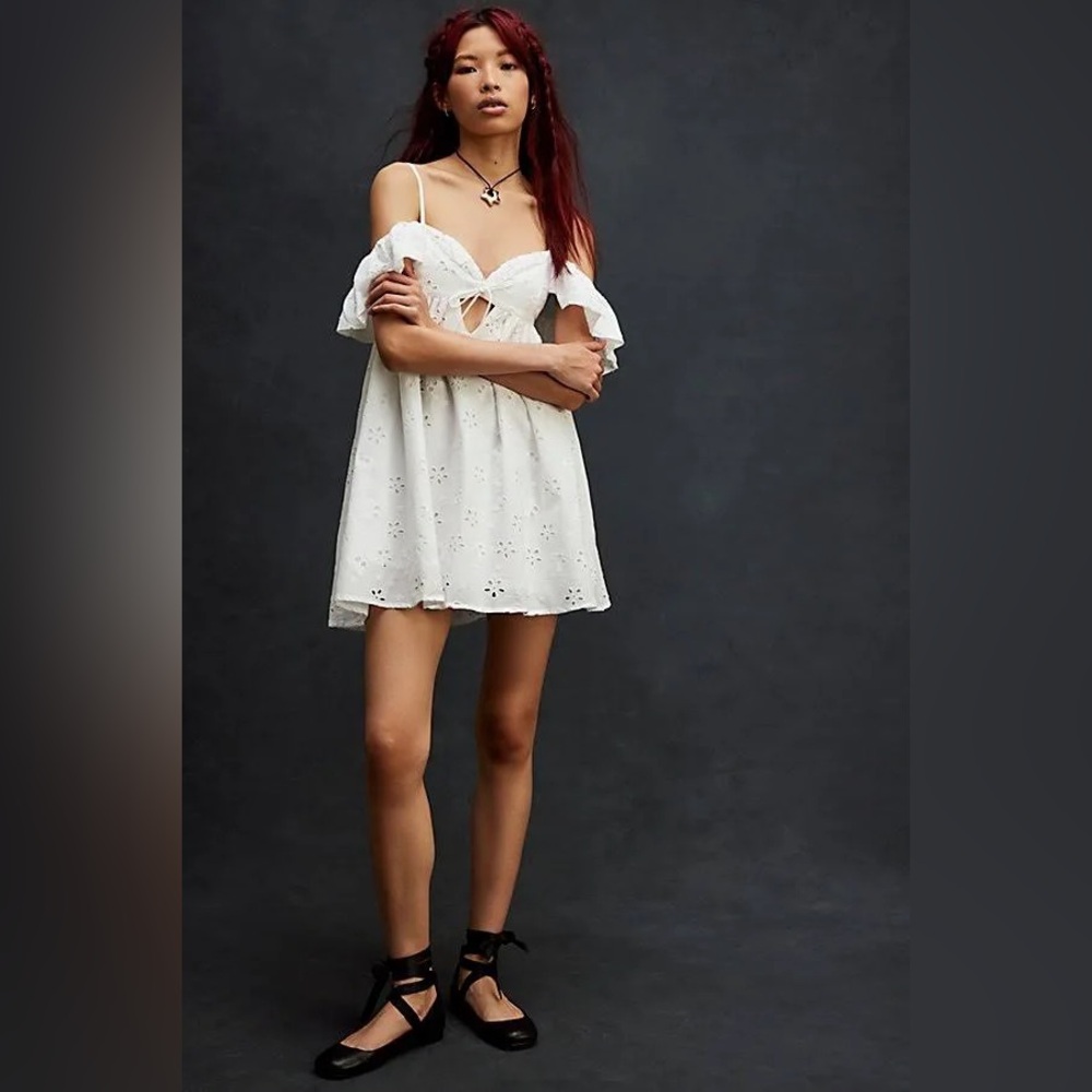 For Love & Lemons Weston Mini Dress
Baby Doll
White
Eyelet
Size Small
Coquette